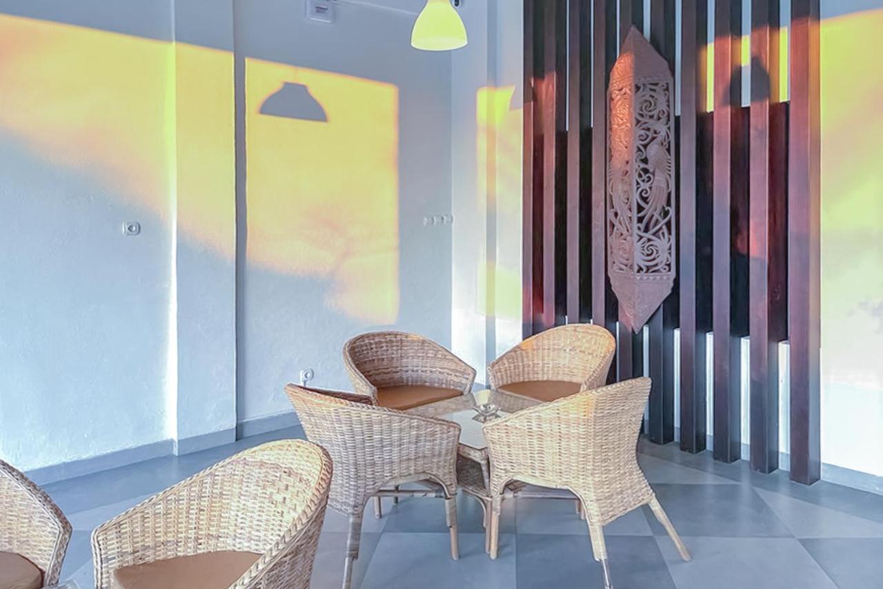 Urbanview Syariah Wisma Annisa Palangkaraya By Reddoorz Exterior photo